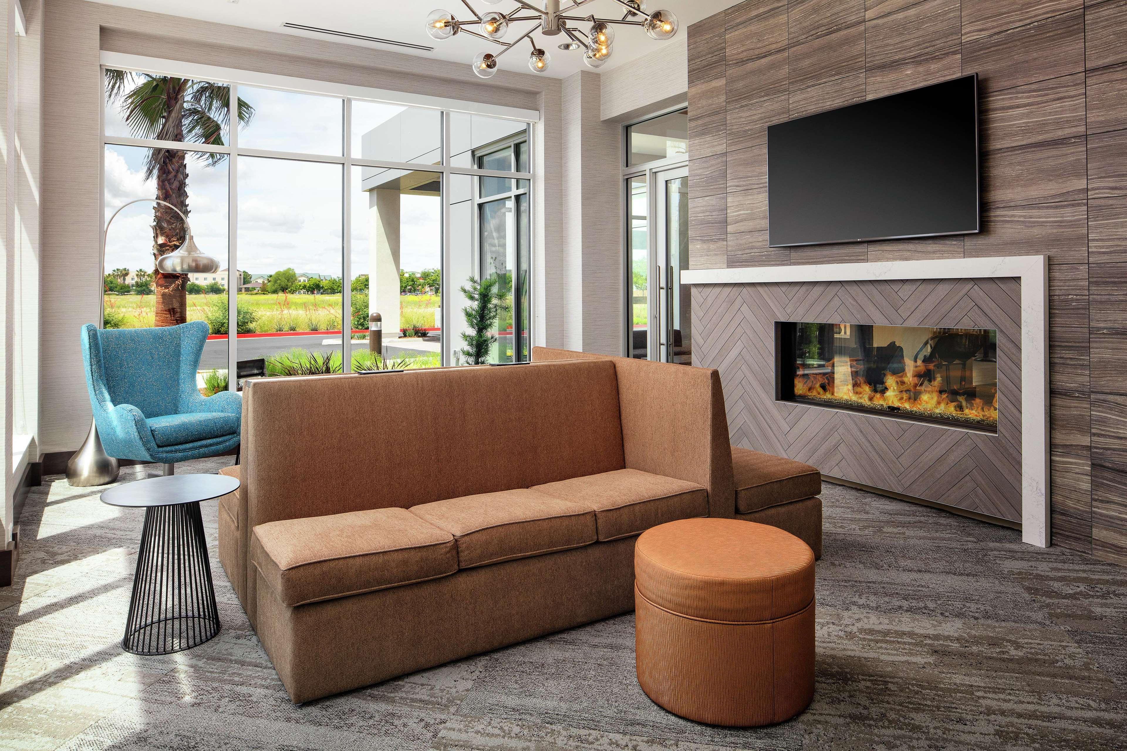 Hilton Garden Inn Sacramento Airport Natomas מראה חיצוני תמונה