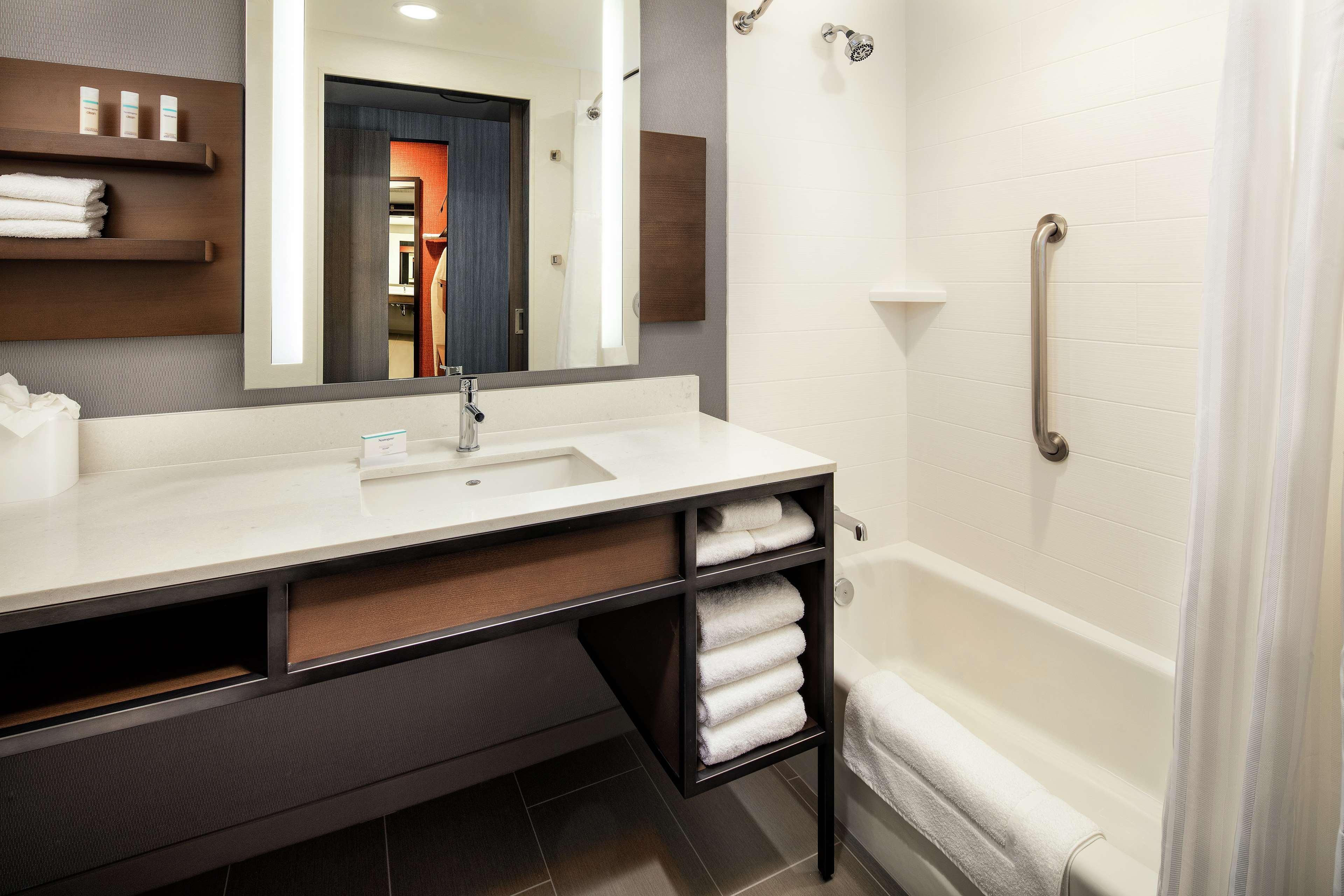 Hilton Garden Inn Sacramento Airport Natomas מראה חיצוני תמונה