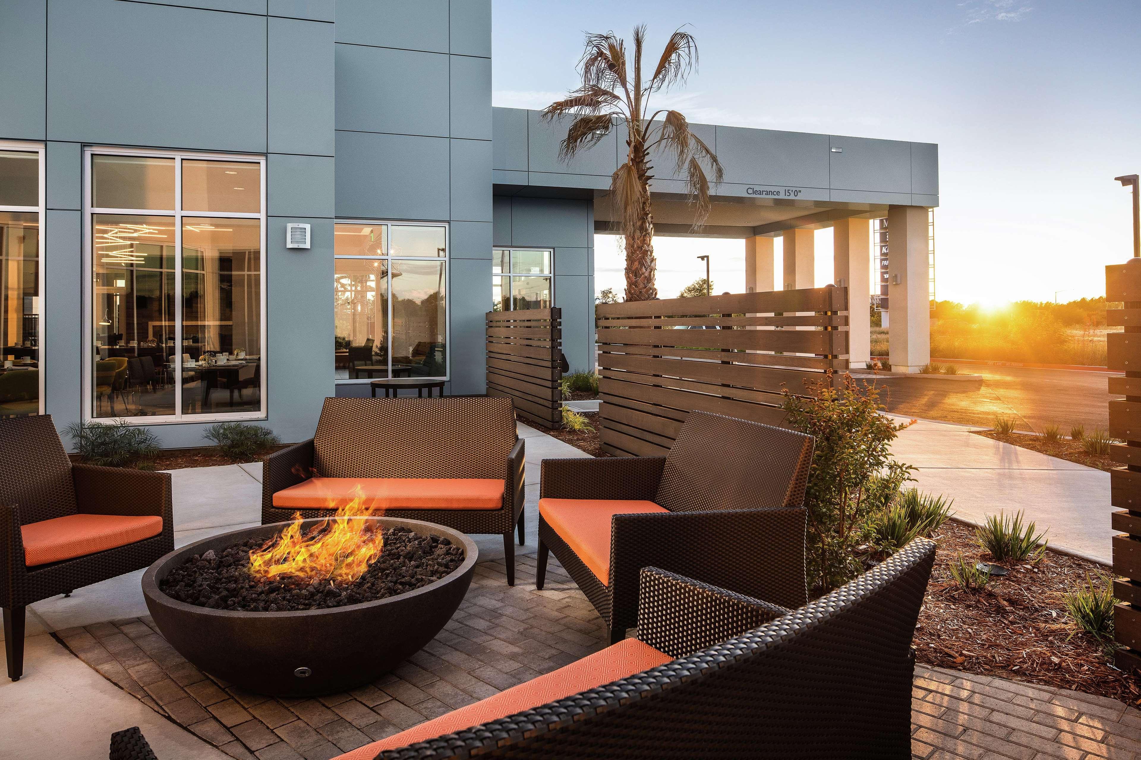 Hilton Garden Inn Sacramento Airport Natomas מראה חיצוני תמונה