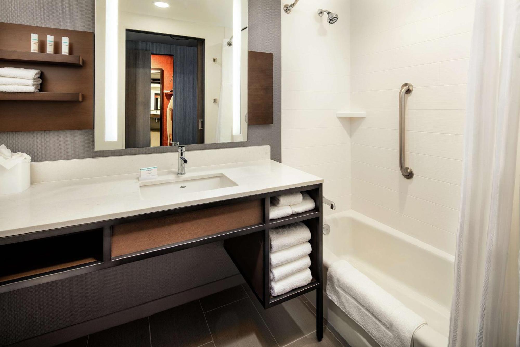 Hilton Garden Inn Sacramento Airport Natomas מראה חיצוני תמונה